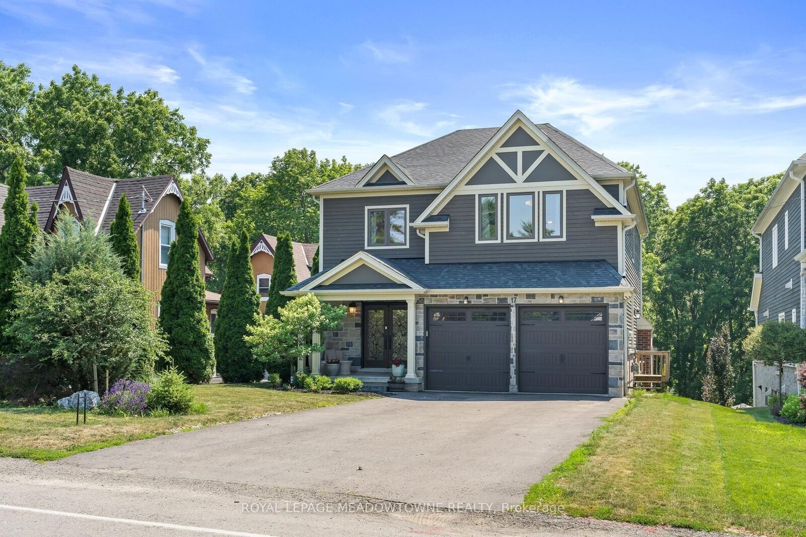 Property Photo: 17 Ontario Street ON L7G 3K5
