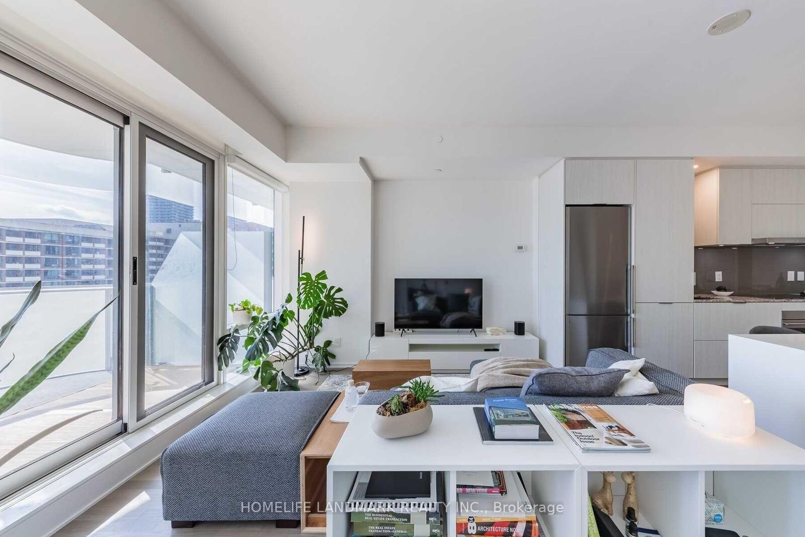 Property Photo: 1 Bloor Street E 1105 ON M4W 0A8