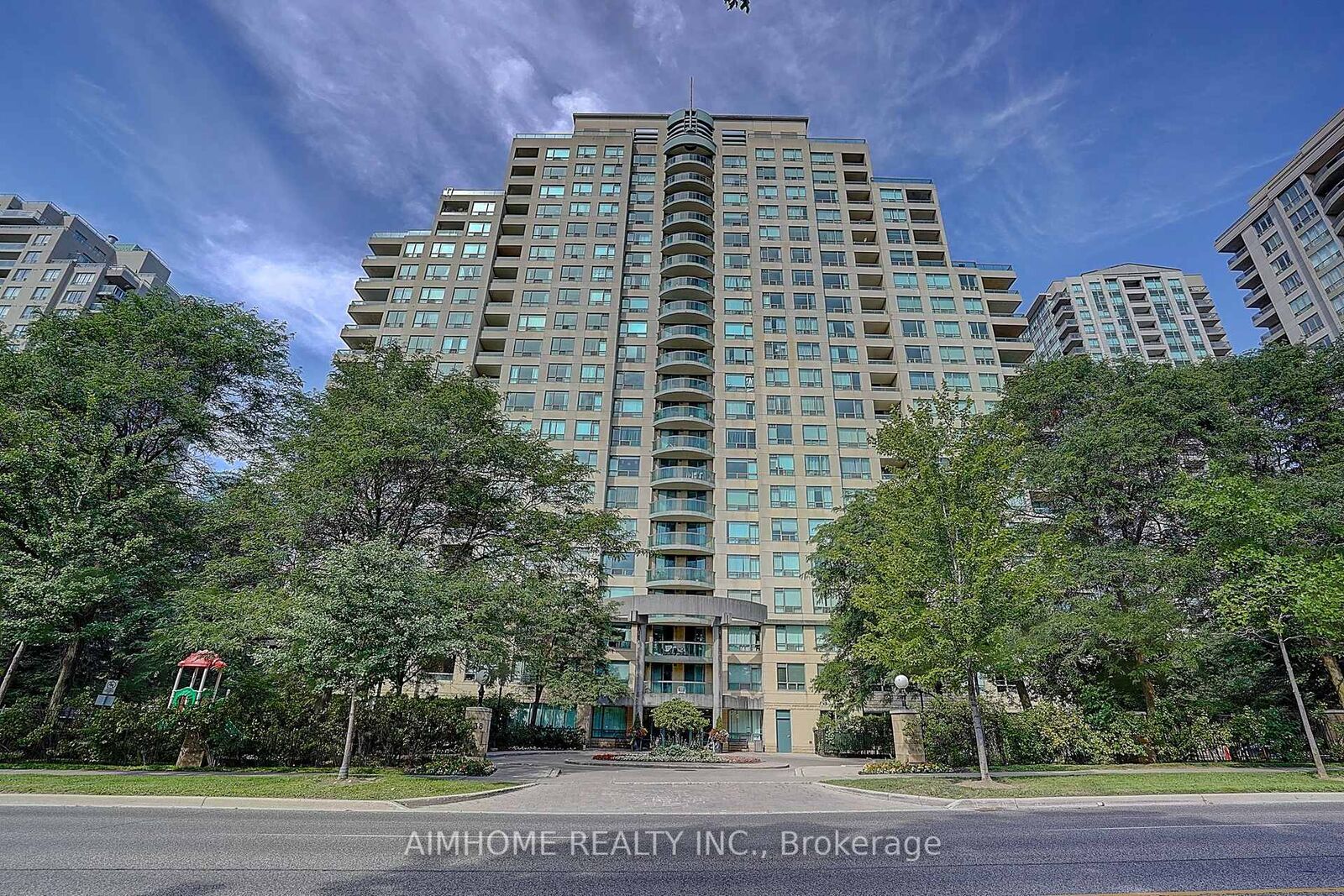 Property Photo:  238 Doris Avenue 511  ON M2N 6W1 