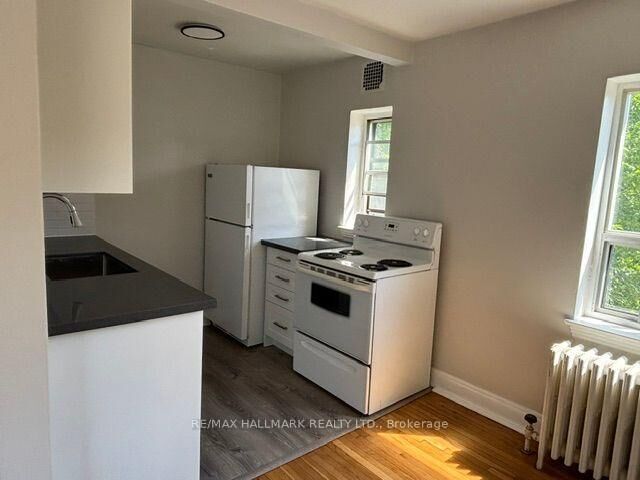 Property Photo:  111 Oriole Parkway 306  ON M5P 2G9 
