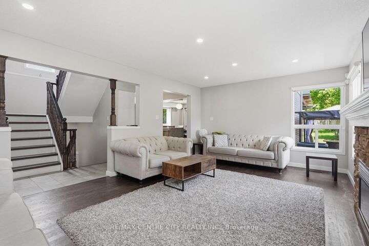 Property Photo: 1141 Crosscreek Cres Crescent ON N5Y 6H6