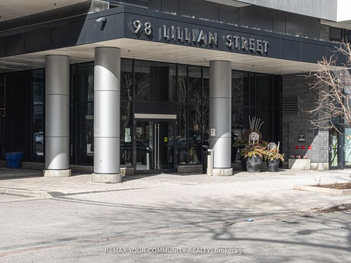 Property Photo: 98 Lillian Street 724 ON M4P 2Y3