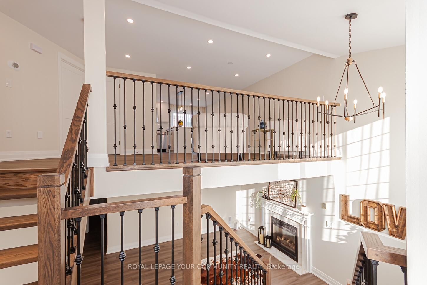 Photo de la propriété:  5 Selkirk Crescent  ON L4N 8G2 