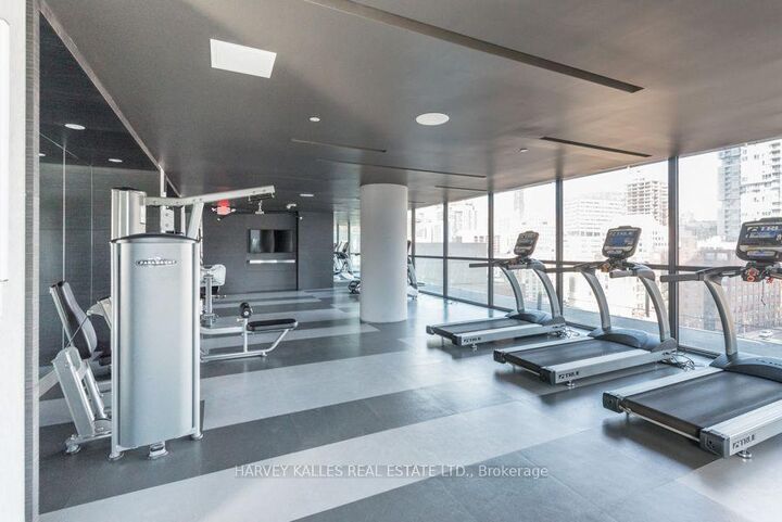 Property Photo: 290 Adelaide Street W 2706 ON M5V 1P6