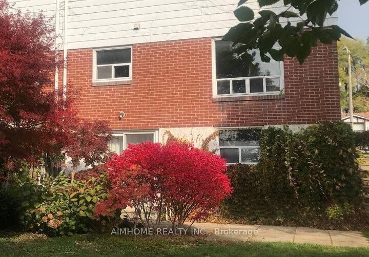 Property Photo:  94 Micmac Crescent Walk Out Bsmt  ON M2H 2K2 