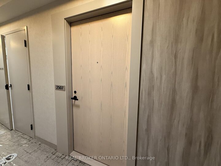 Property Photo: 28 Interchange Way 2507 ON L4K 0P8