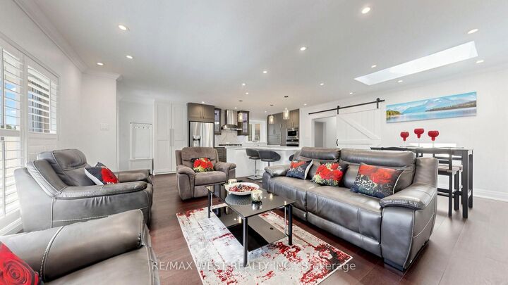Property Photo:  555 McCowan Road  ON M1J 1J7 