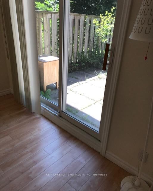 Photo de la propriété:  290 McNicoll Avenue Ground  ON M2H 2C7 
