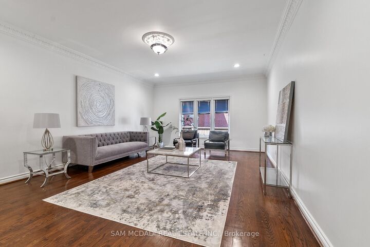 Property Photo: 2339 Glengarry Road ON L5C 1Y1