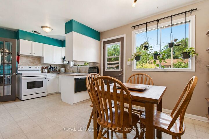 Property Photo: 71 Wildwood Road ON L2M 1E1
