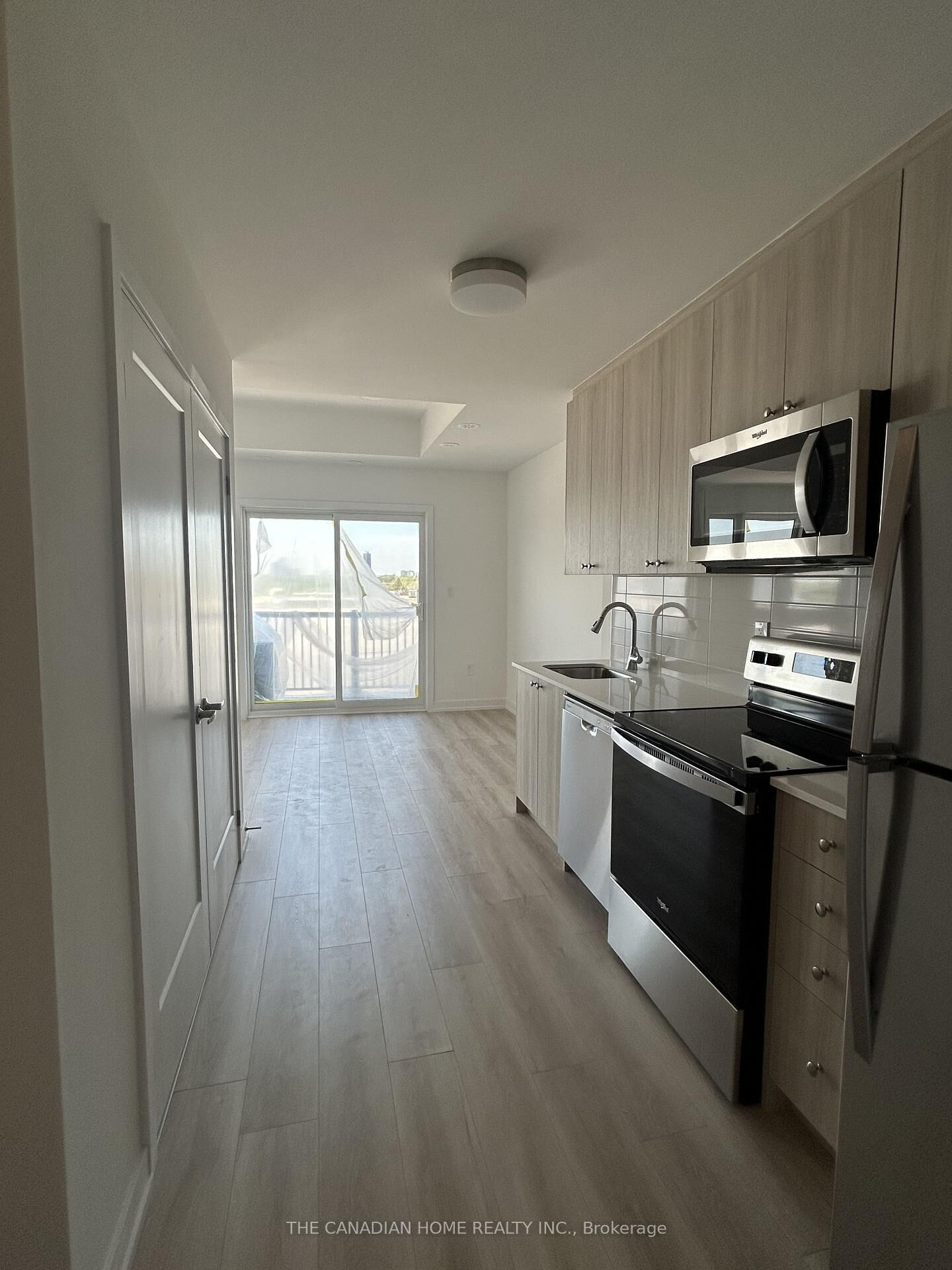 Property Photo: 25 Palace Street P11 ON N2E 0L3