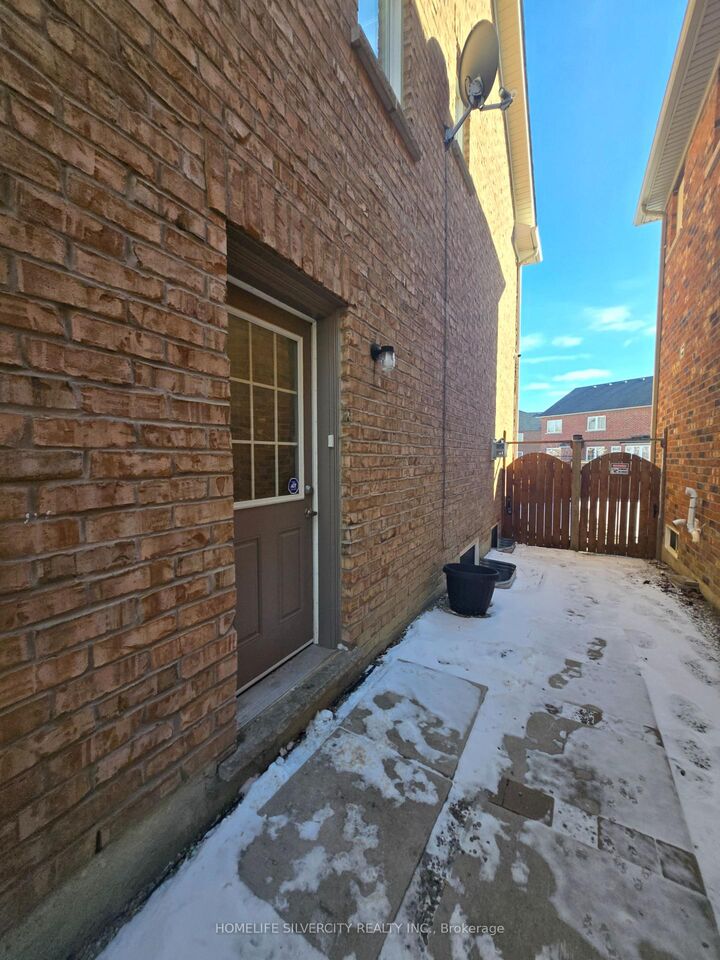 Property Photo:  25 Benadir Avenue Bsmnt  ON L7C 3N1 