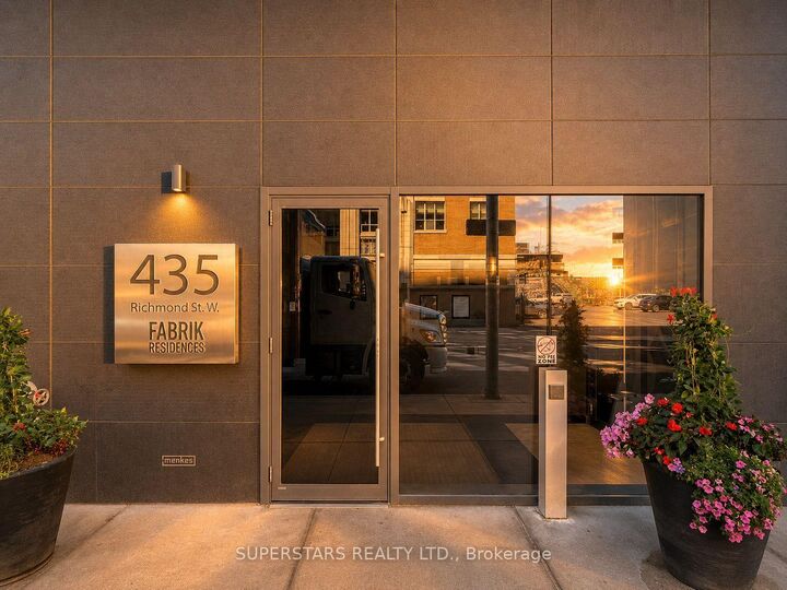 Property Photo: 435 Richmond Street W 311 ON M5V 0N3