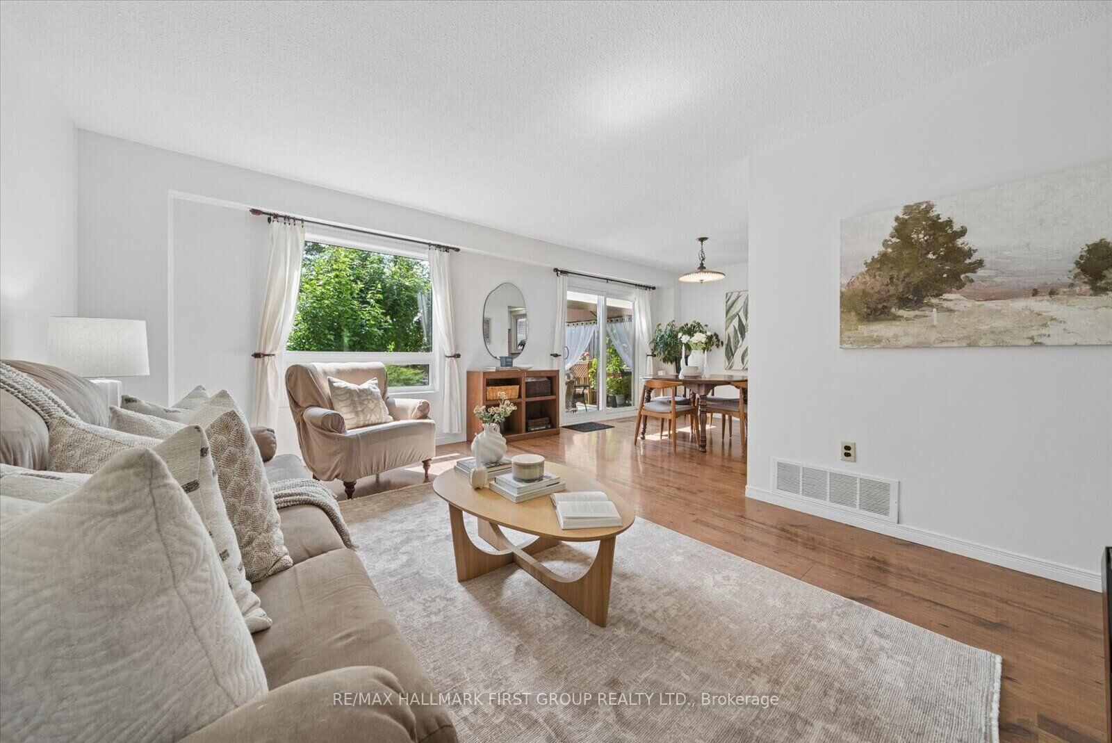 Property Photo: 648 Creekview Circle ON L1W 2Z7