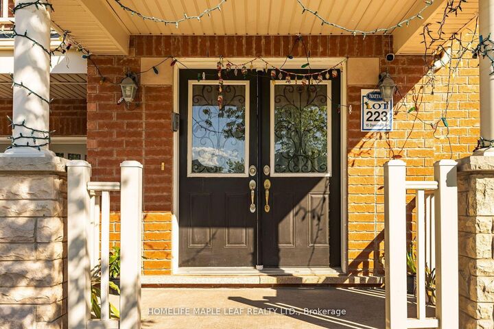 Property Photo:  