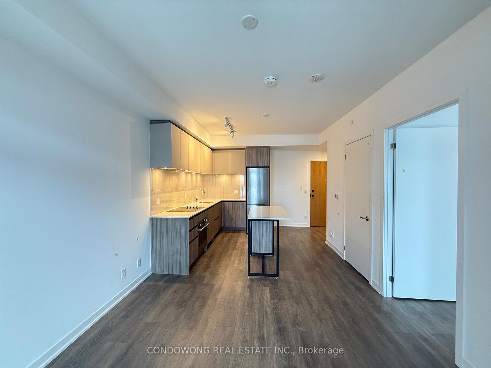 Property Photo: 7950 Bathurst Street 1121 ON L4J 0L4