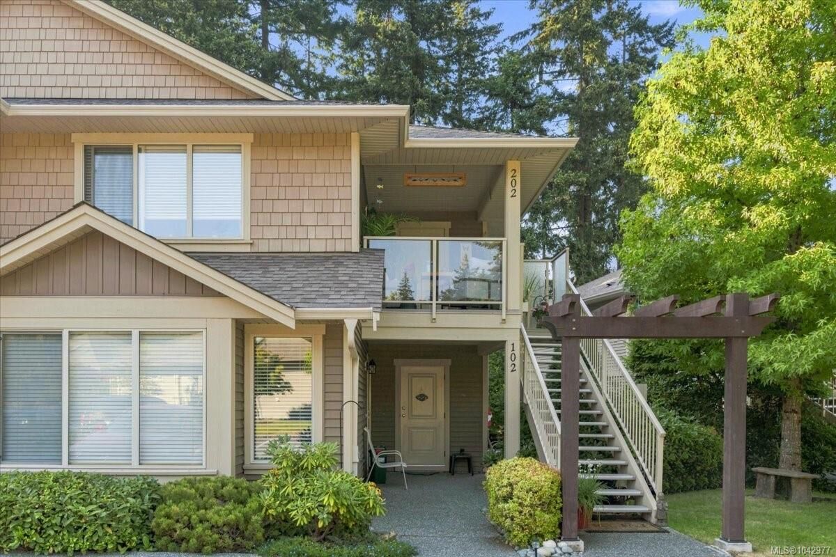 Property Photo: 4442 Hedgestone Pl #202 BC V9T 0E6