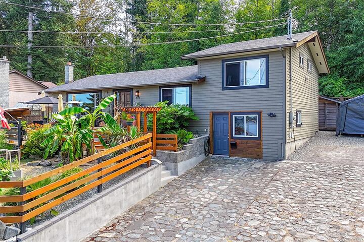 Property Photo: 328 Tyrrell Rd BC V9G 1X9