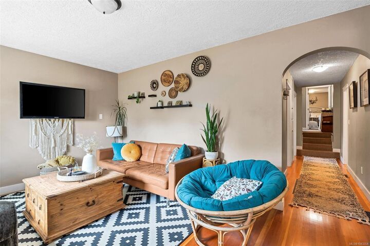 Property Photo: 355 Beech Ave BC V9L 3J7