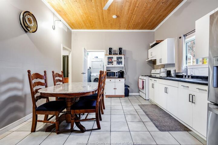 Property Photo: 402 Oak Street East ON N8H 4V4