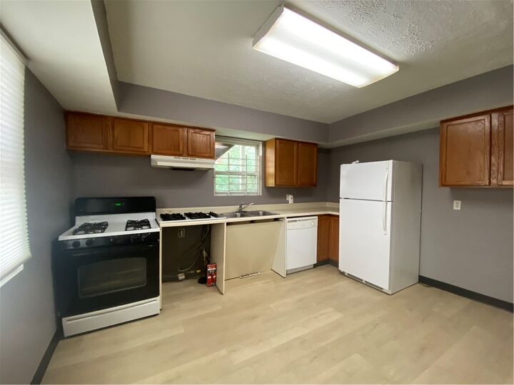 Property Photo:  2628 Edwards Way 1  PA 15203 
