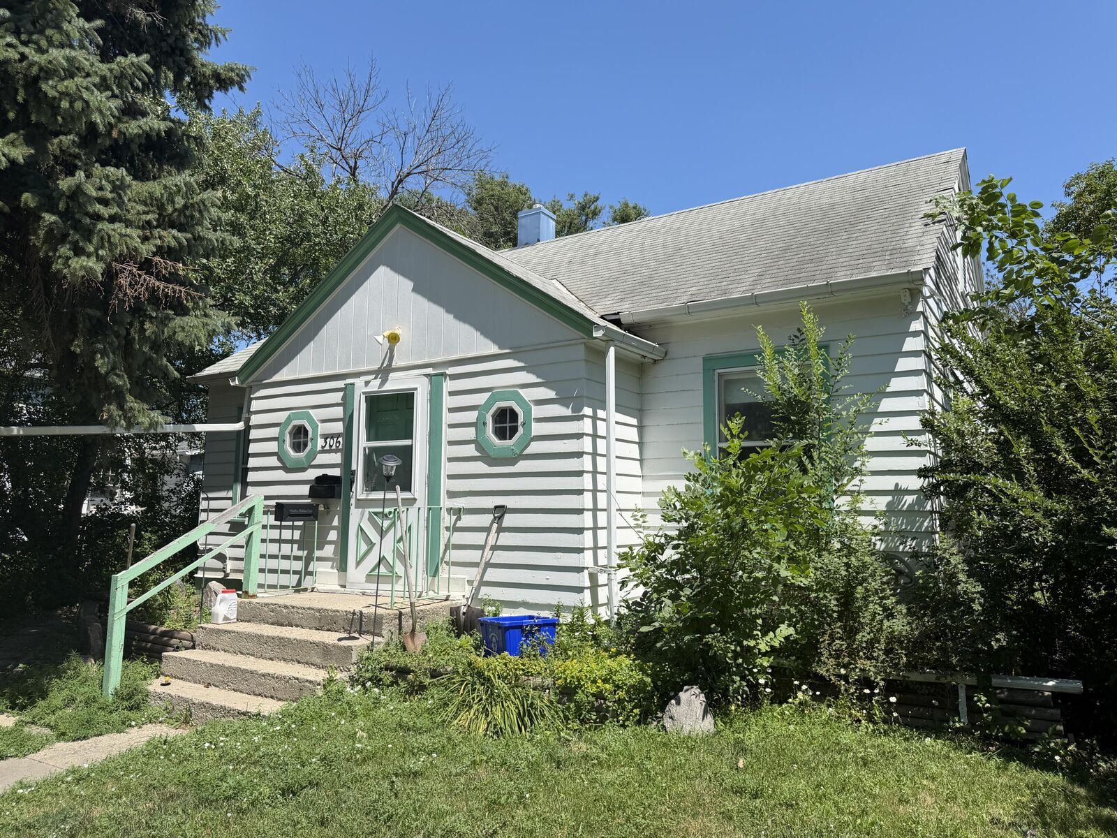 Property Photo:  306 N 3rd Street  SD 57401 