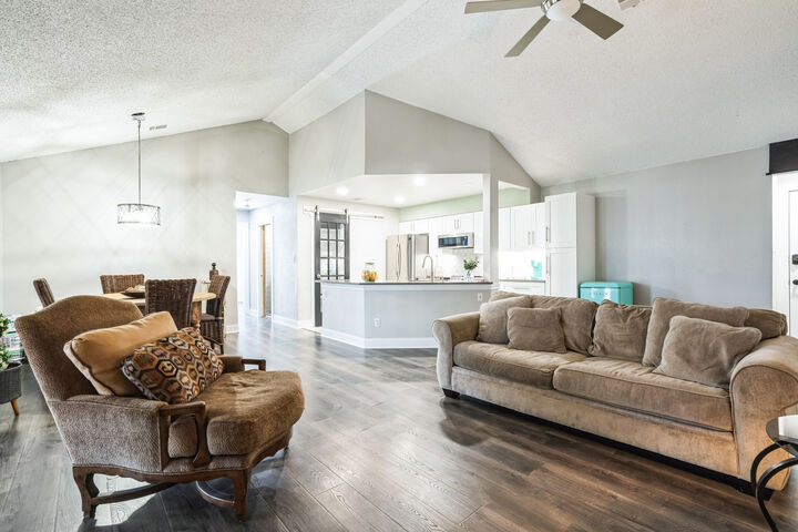 Property Photo:  1202 Thorpe Lane 406D  TX 78666 