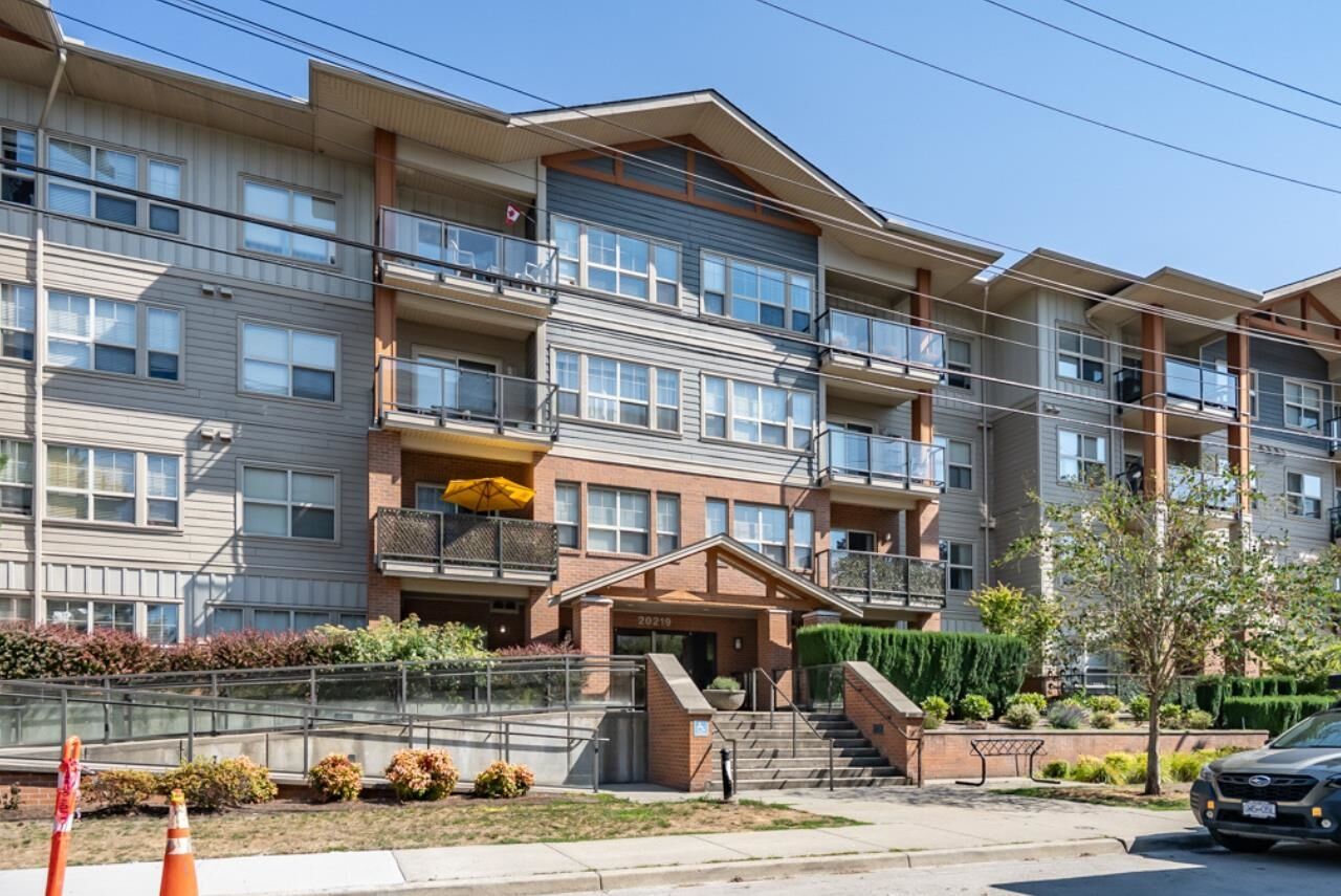 Property Photo: 20219 54A Avenue 403 BC V3A 0C7
