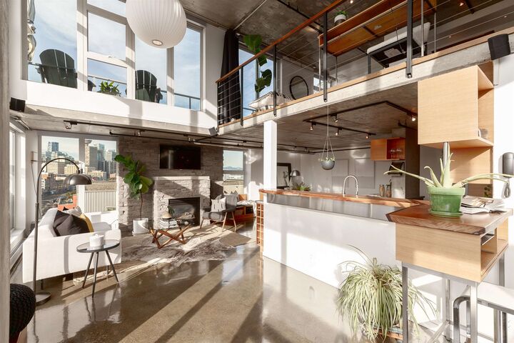 Property Photo: 289 Alexander Street 1002 BC V6A 4H6