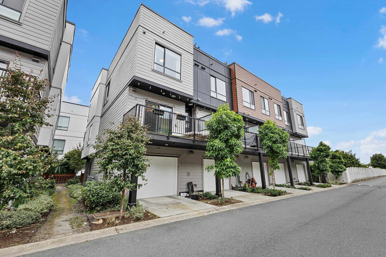 Property Photo: 19749 55 Avenue 20 BC V3A 0M2