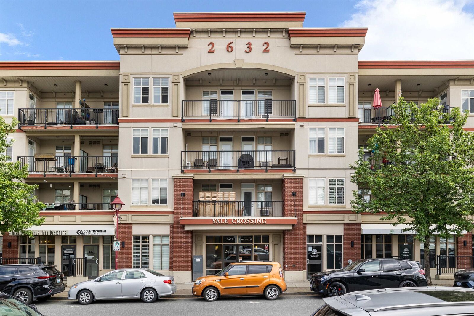 Property Photo: 2632 Pauline Street 404 BC V2S 0C9