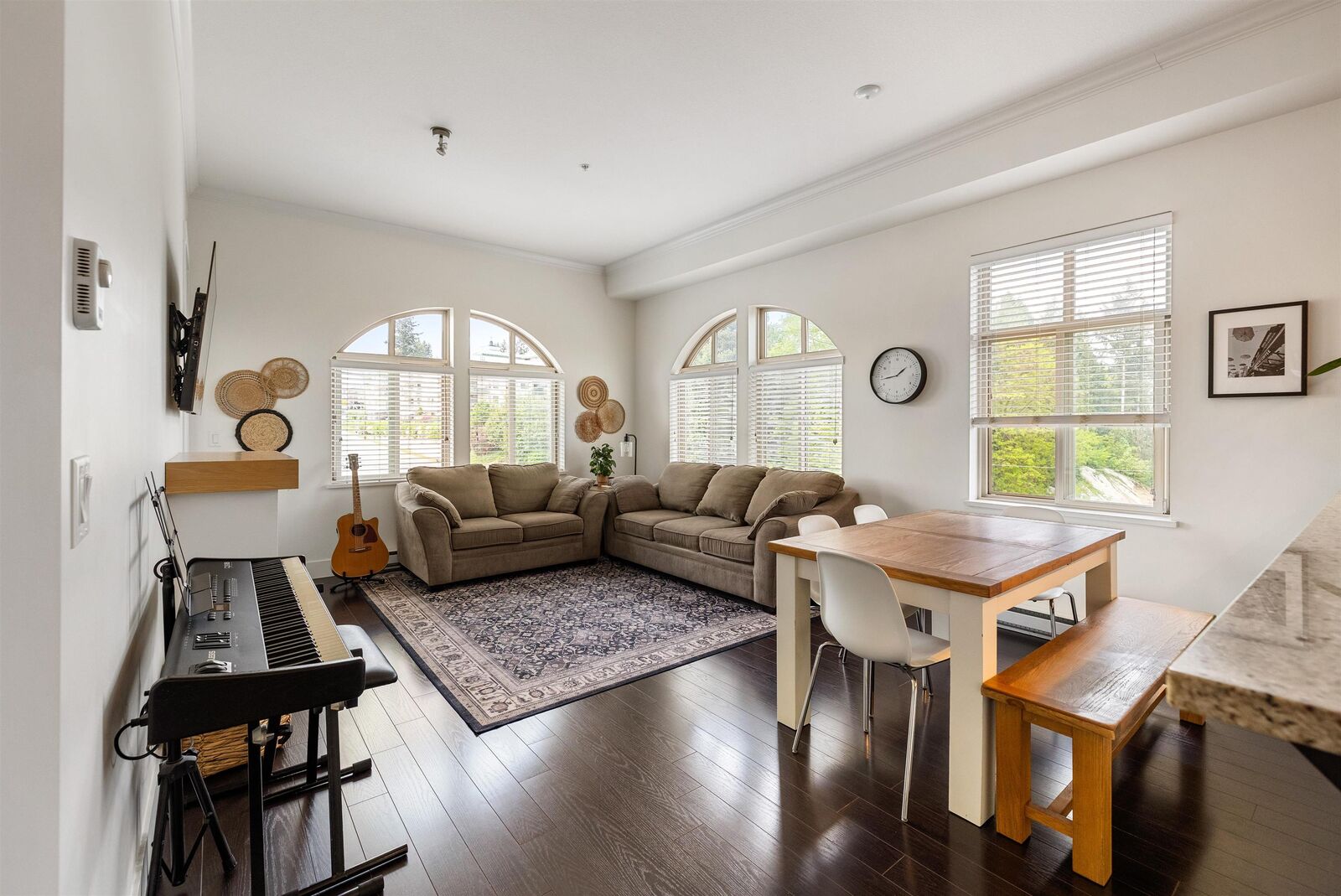Property Photo:  2632 Pauline Street 404  BC V2S 0C9 