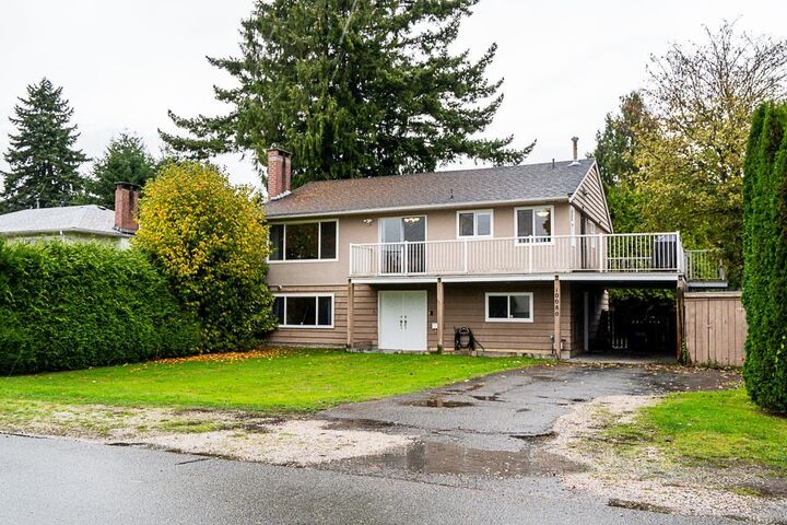 10080 Aintree Crescent — photo 1