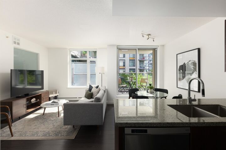138 W 1st Avenue 301 — photo 1