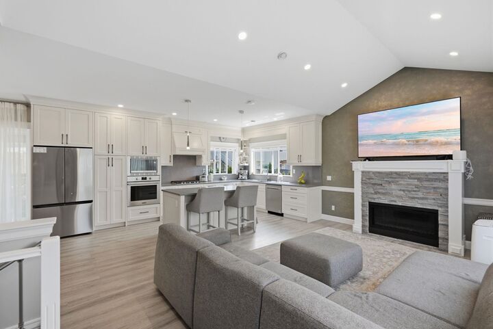 Property Photo: 11554 92A Avenue BC V4C 3M7