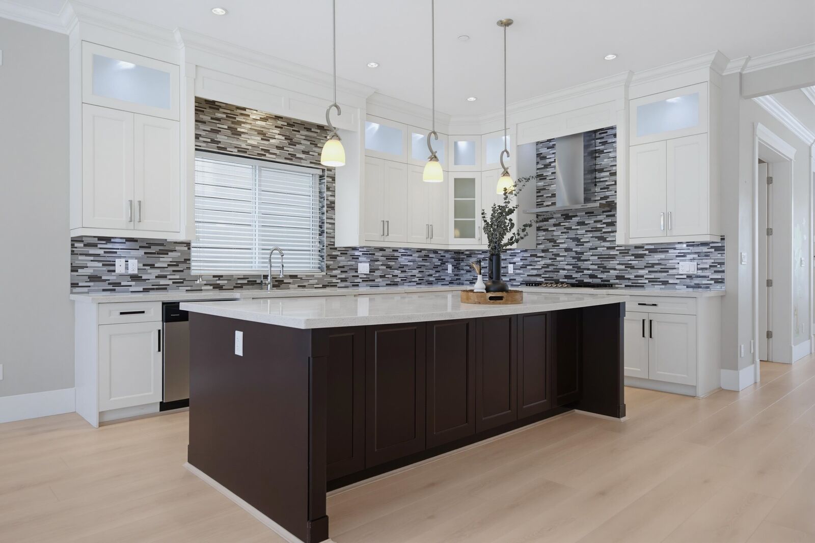 Property Photo: 1426 Finlay Street 3 BC V4B 4L5