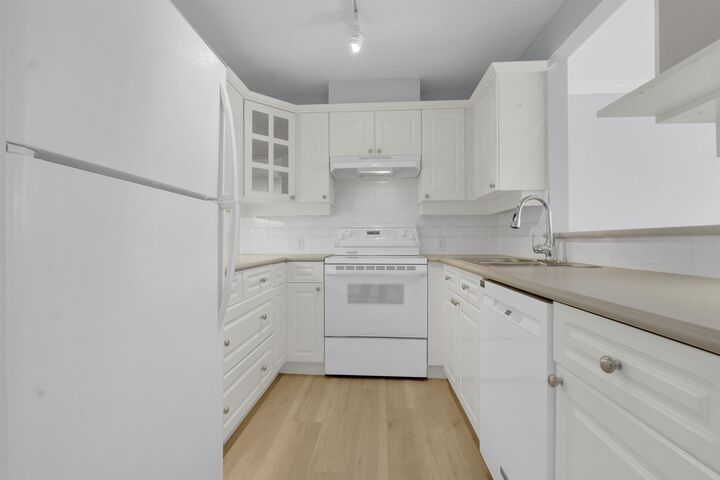Property Photo:  20448 Park Avenue 315  BC V3A 4N3 