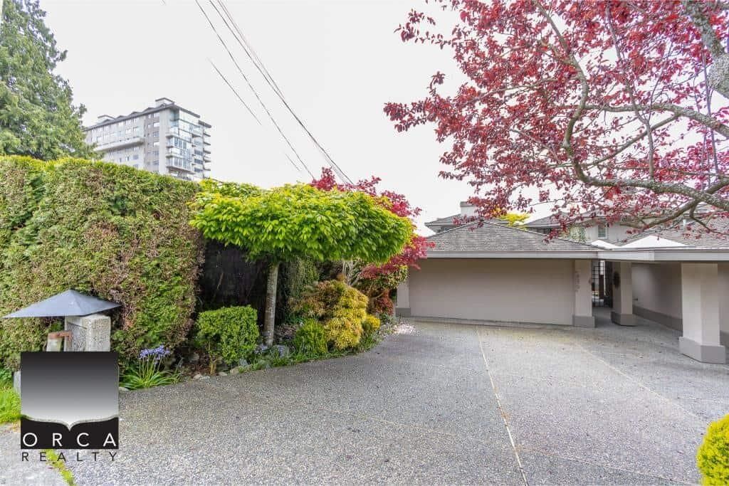 Property Photo:  2424 Avenue Avenue  BC V7V 1E2 