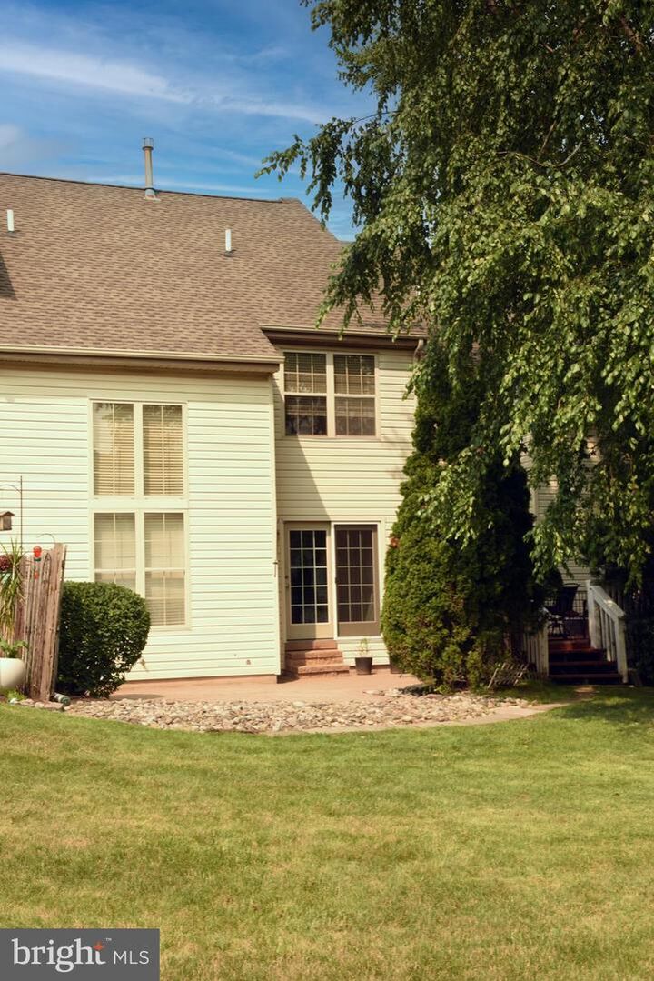 Property Photo:  104 Suffield Court  PA 18914 