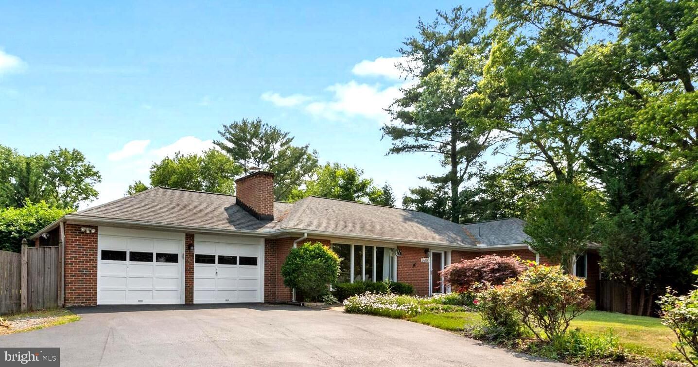 Property Photo:  7608 Quintana Court  MD 20817 