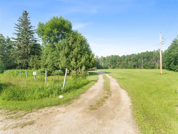 Property Photo:  94 Leon Drive  MB R0E 2A0 