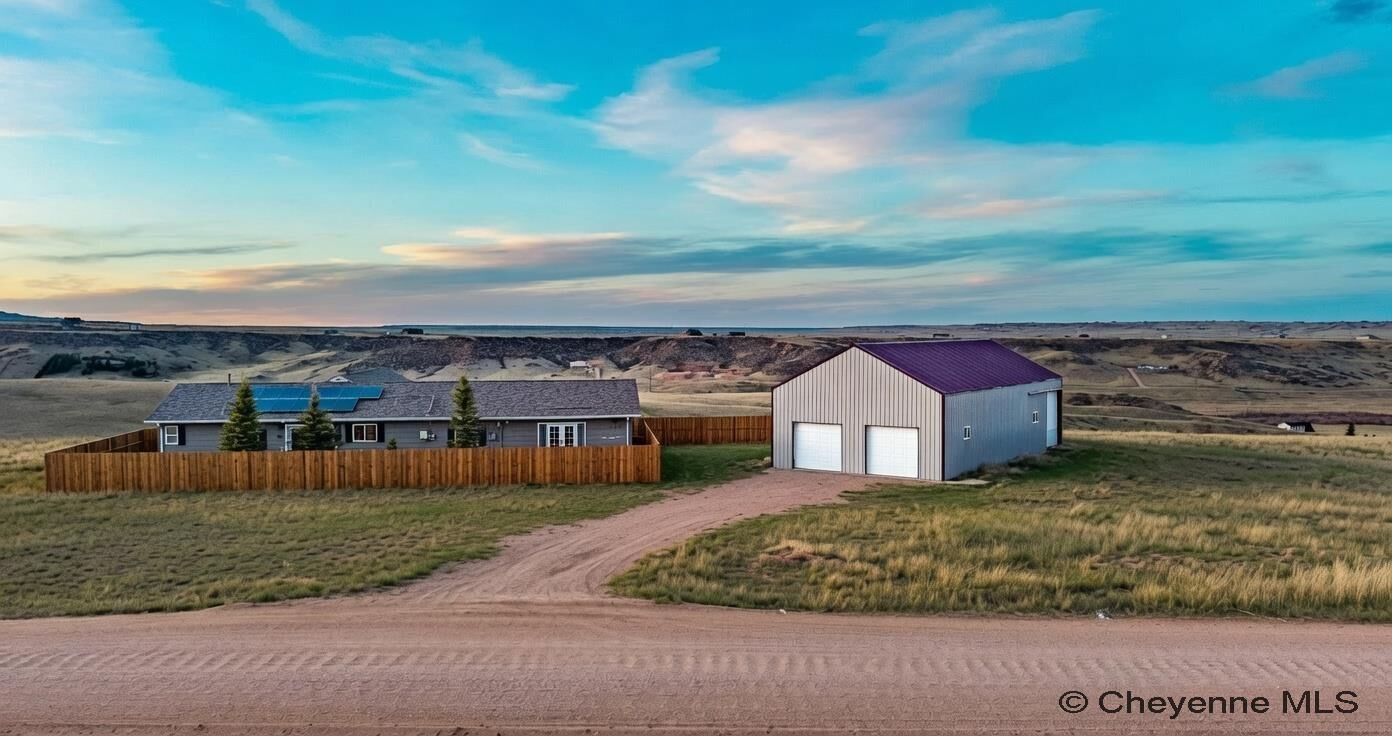 Property Photo:  736 Valley View Dr  WY 82009 
