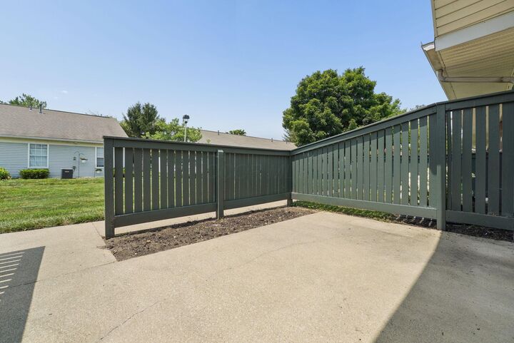 Property Photo: 979 Kingsbury Court OH 43055