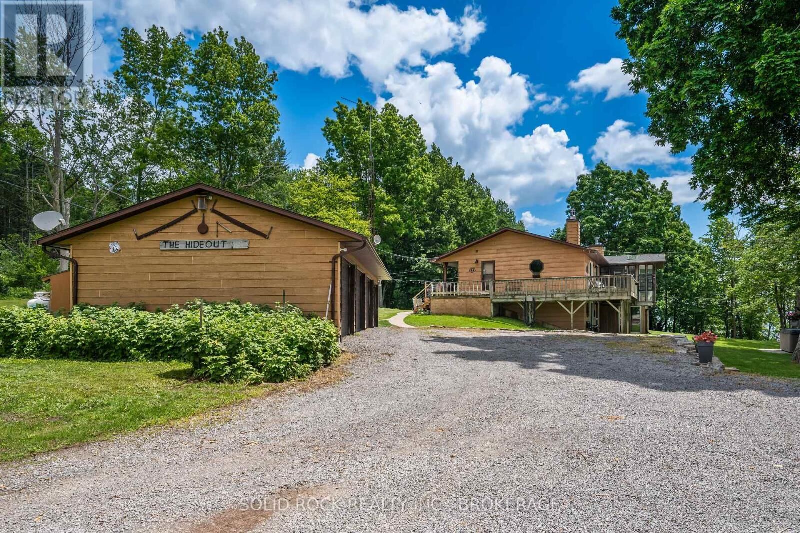 Property Photo: 220 Havenwood Trail ON K7G 2V6