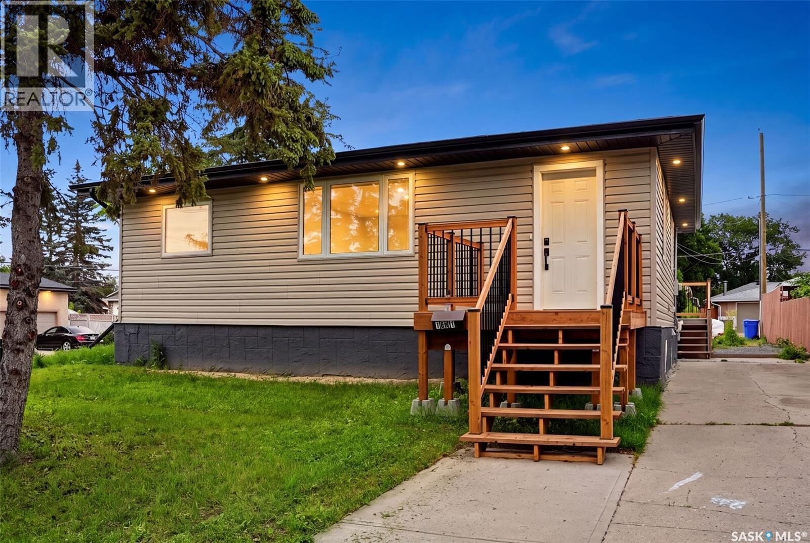 Property Photo: 1601 Lacon Street SK S4N 1Z5