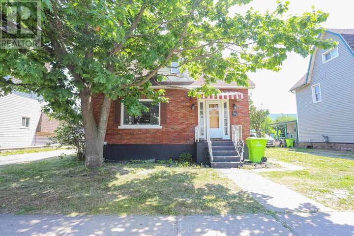 Property Photo: 197 Wallace Ter ON P6C 1K2