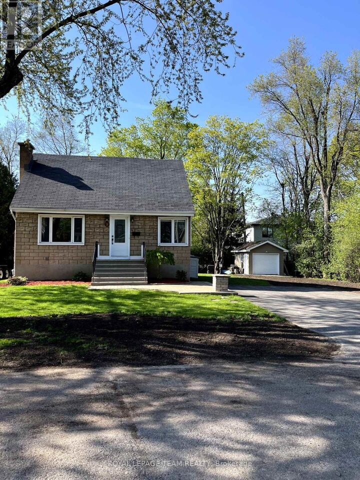 9 Tower Road East — photo 1