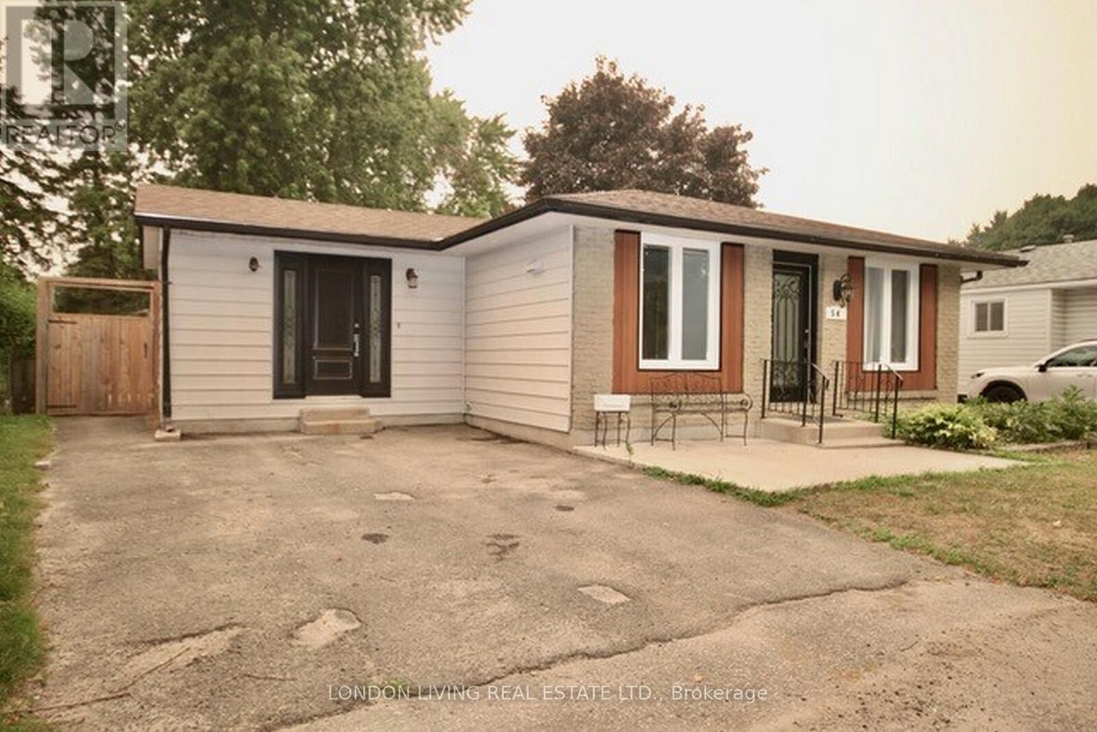 Property Photo:  54 Nicholas Crescent  ON N6E 2E9 