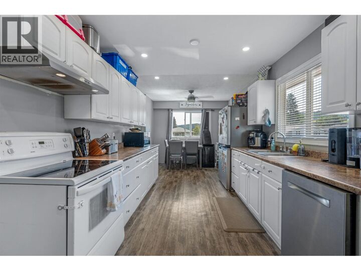 Property Photo: 4280 Davie Avenue BC V2M 4G8