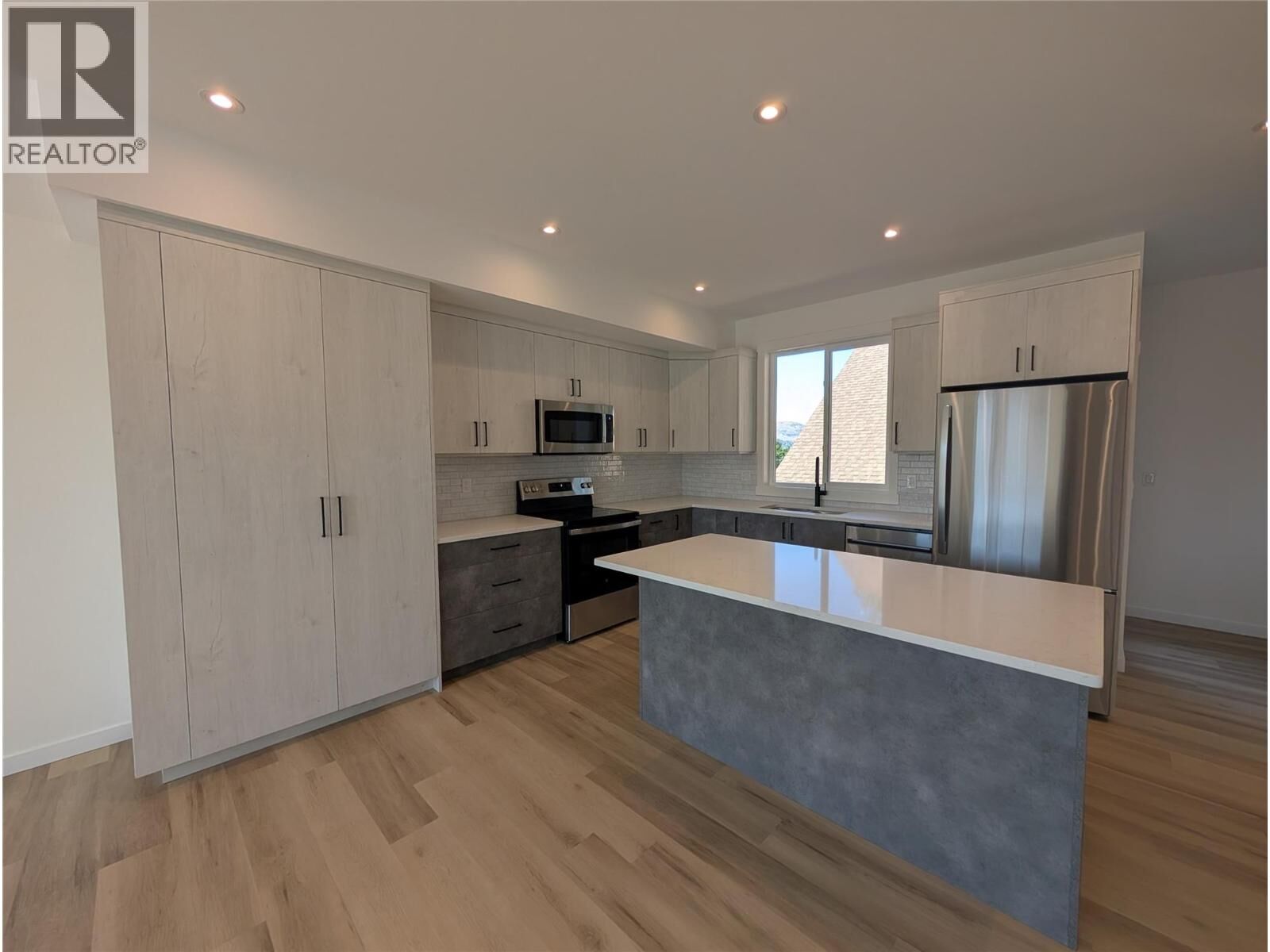Photo de la propriété:  3602 Pleasant Valley Road 4  BC V1T 4L6 